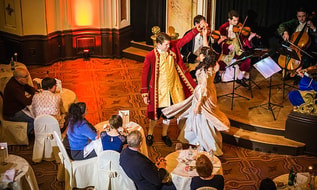 F5J5VI8XZ1BXmozart-dinner-prague-dancing-singers-2-web149804333319.jpg